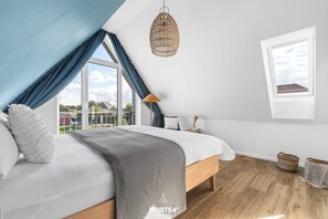 2 bedrooms, desk, iron/ironing board, travel crib - New vacation apartment Deichkind between Büsum and St. Peter-Ording with balcony (Norddeich)