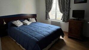 Unclassified image, 5 of 8, button - T2 Apartment with Balcony and Shared Pool, Near Spa (La Roche-Posay)