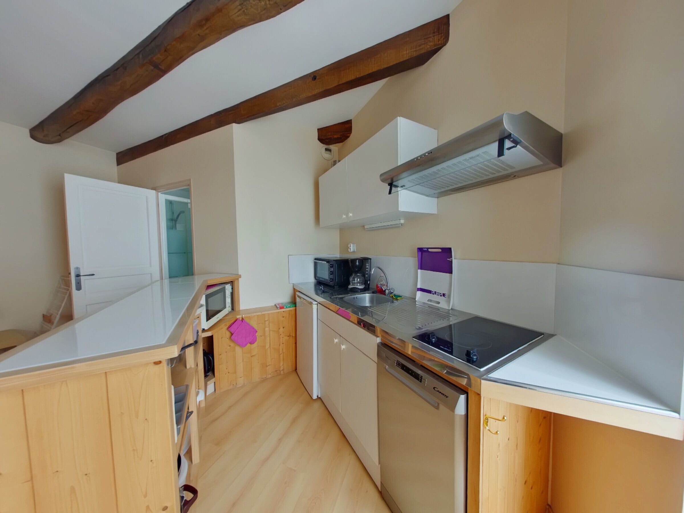 Micro-ondes, four, plaque de cuisson, lave-vaisselle