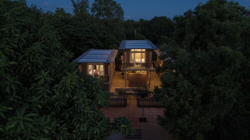 Vana by Loka - Self Catered Studios