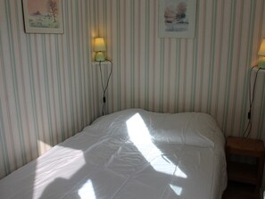 1 室のベッドルーム、WiFi (無料)