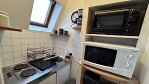 茶具/咖啡用具、冰箱、微波炉、烤箱
