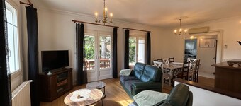 City center T3 apartment with garden and air conditioning