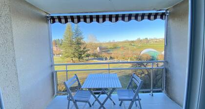 T2 mit Terrasse 100m vom Spa, WLAN