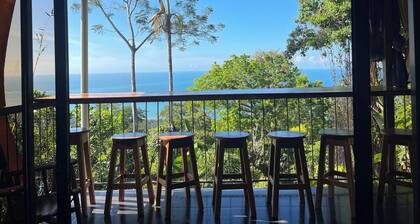 Ballena Bay, Casa Mar Azul