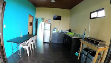 House, 3 Bedrooms, Private Pool, Garden View | Interior