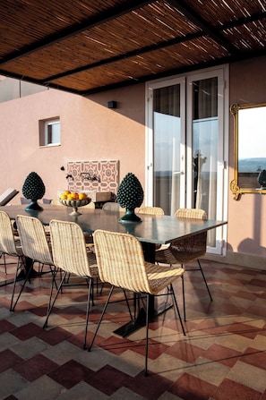 Apartment, 1 Schlafzimmer, Raucher, Terrasse | Speisen im Freien