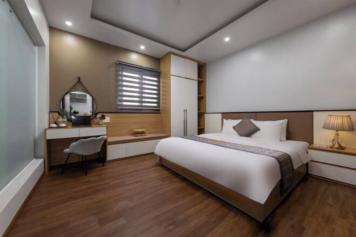 Escritorio, insonorización, wifi gratis y ropa de cama