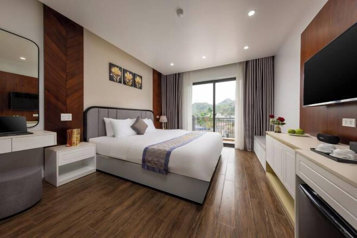 Escritorio, insonorización, wifi gratis y ropa de cama