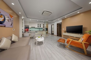 Panoramic Apartment, Balcony, City View | Living area