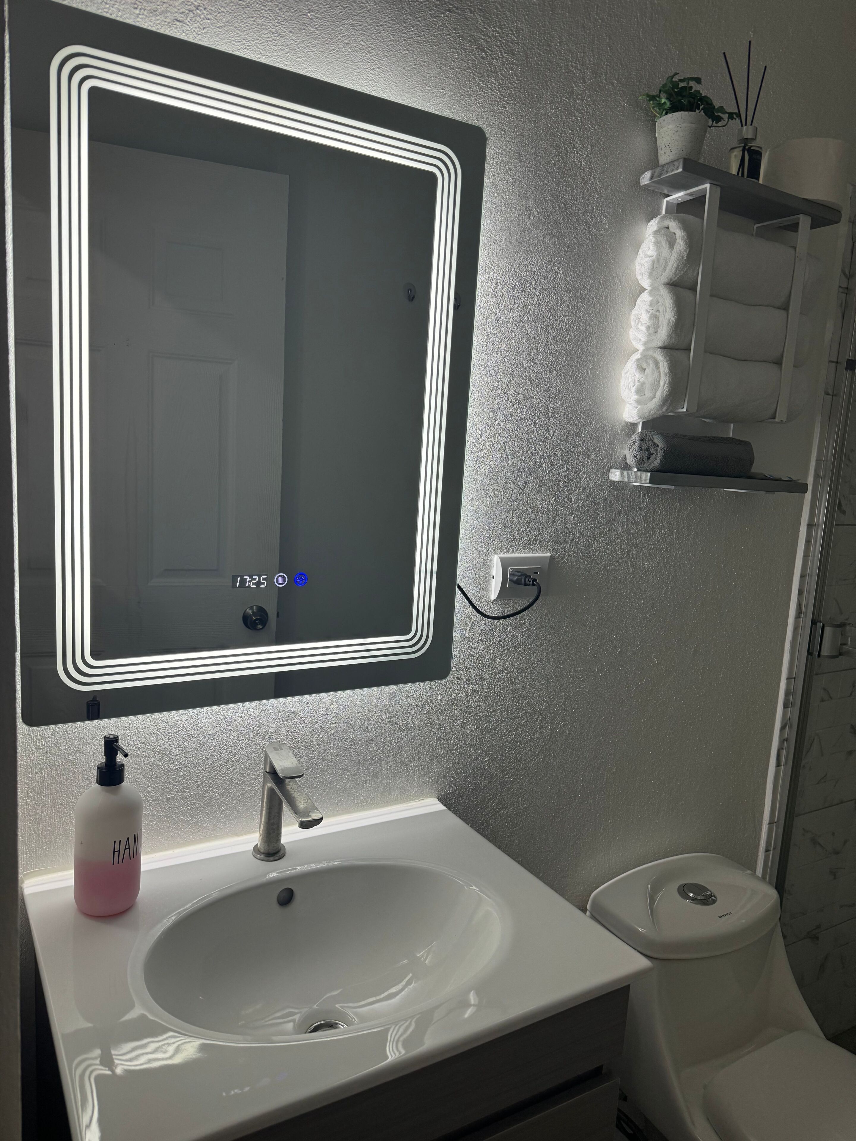 Room, 1 Bedroom, Patio, Garden View | Bathroom