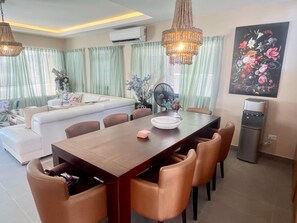 House, 3 Bedrooms, Accessible, Smoking | Dining