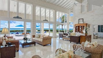 Villa, 3 Bedrooms, Smoking, Private Pool | Living area