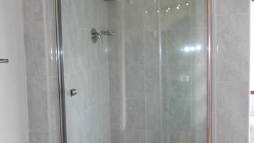 Cabin, 2 Bedrooms, Smoking | Bathroom