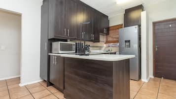 Apartment, 2 Bedrooms, Smoking, Patio | Private kitchen