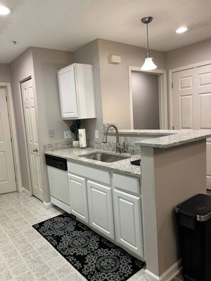 Condo, 2 Bedrooms, Patio | Interior