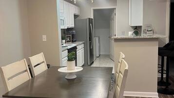 Condo, 2 Bedrooms, Patio | Dining