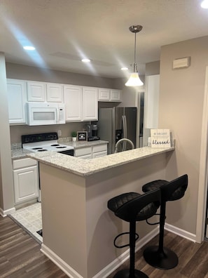 Condo, 2 Bedrooms, Patio | Interior