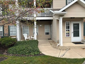 Exterior - Fantastic Get Away Condo In Strongsville! (Strongsville)