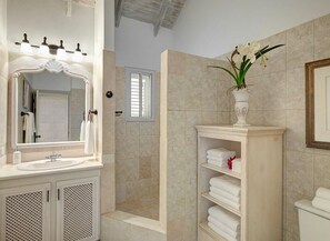 Huvila, 6 makuuhuonetta, tupakointi sallittu, yksityinen uima-allas | Kylpyhuone