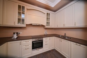 Apartment, 2 Schlafzimmer, barrierefrei, Stadtblick | Innenbereich