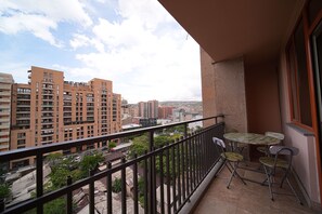 Balcony - Mount Ararat View 2-bedroom Luxury Apartment by Sweet Home (Yerevan)