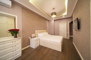 Apartment, 2 Bedrooms, Accessible, City View