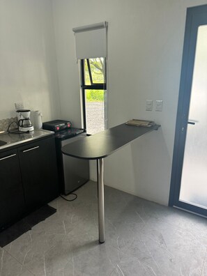 Værelse - 1 soveværelse - terrasse - udsigt til have | Interiør