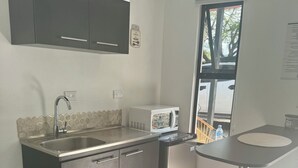 Room, 1 Bedroom, Patio, Garden View | Interior - Room-cameva Villas Your Perfect Escape (Tempate)