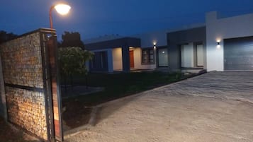 Maison, 4 chambres, piscine privée, vue sur le jardin | Extérieur