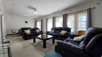 House, 4 Bedrooms, Private Pool, Garden View | Living room