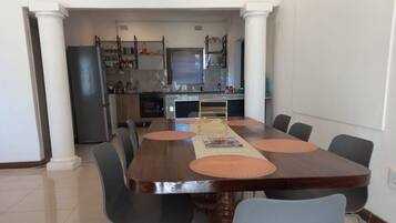 House, 4 Bedrooms, Private Pool, Garden View | Interior