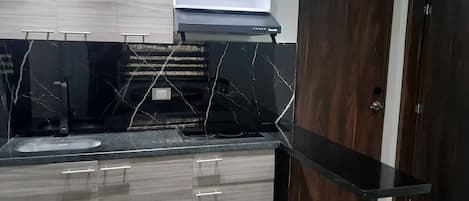 Apartment, 1 Bedroom, Balcony, City View | Interior