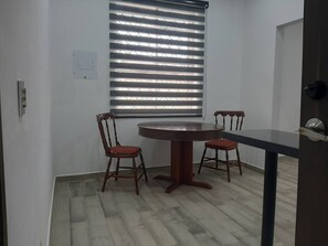 Apartamento, 1 quarto, sacada, vista para a cidade | Parte interna