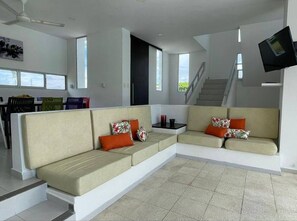Apartment, 5 Bedrooms, Private Pool, Garden View | Interior