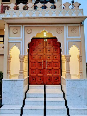 Front of property - MASA HAVELI (Agra)