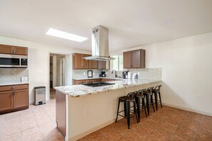 Dishwasher, dining tables