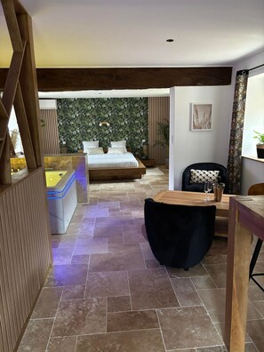 1 bedroom, in-room safe, free WiFi, bed sheets - Gîte Nature, château le pré neuf (Étriché)