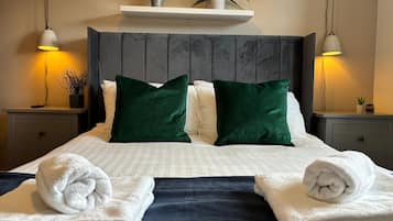 3 bedrooms, iron/ironing board, free WiFi
