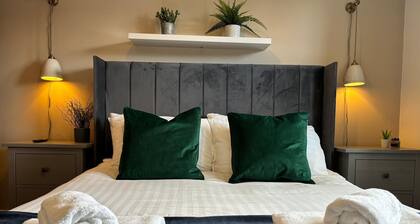 3 Bedroom Modern Property