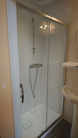 Savon, shampoing, papier toilette