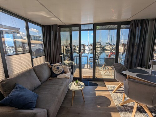 Hausboot Fjord Stella mit Biosauna, und Dachterrasse in Wendtorf/ Kieler Förde