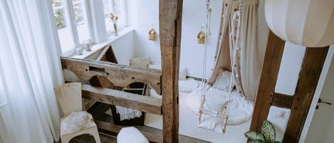 3 bedrooms, iron/ironing board, travel crib, WiFi