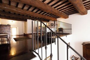 2 camere, tende oscuranti, insonorizzazione, ferro/asse da stiro