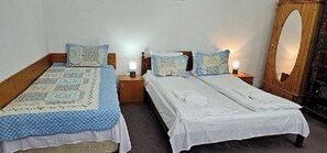 Bureau, fer et planche à repasser, Wi-Fi gratuit