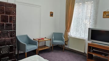 Chambre Triple Standard, balcon, vue cour intérieure