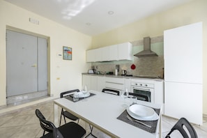 Apartment | 1 bedroom - Murales Street on Spanish Quarter (Naples)