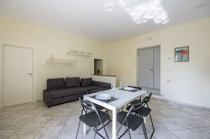 Apartment | 1 bedroom - Murales Street on Spanish Quarter (Naples)