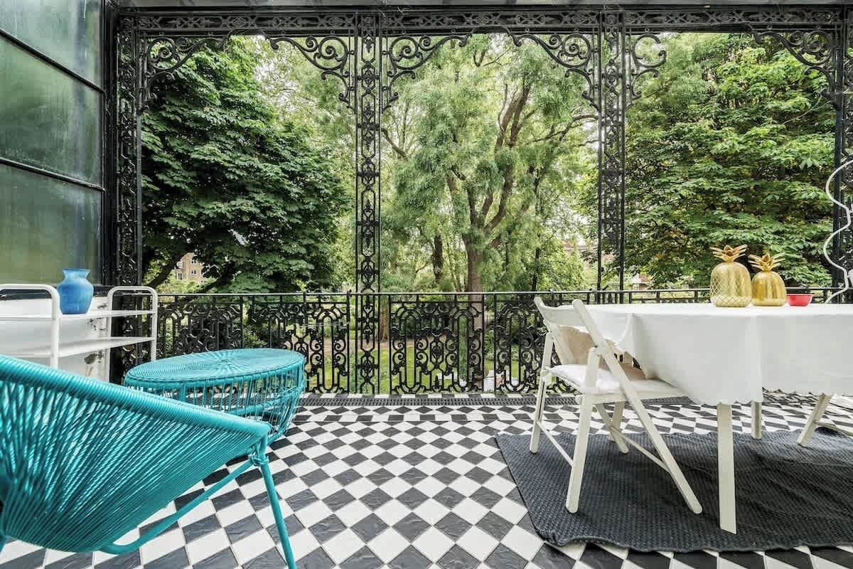 屋外ダイニングエリア