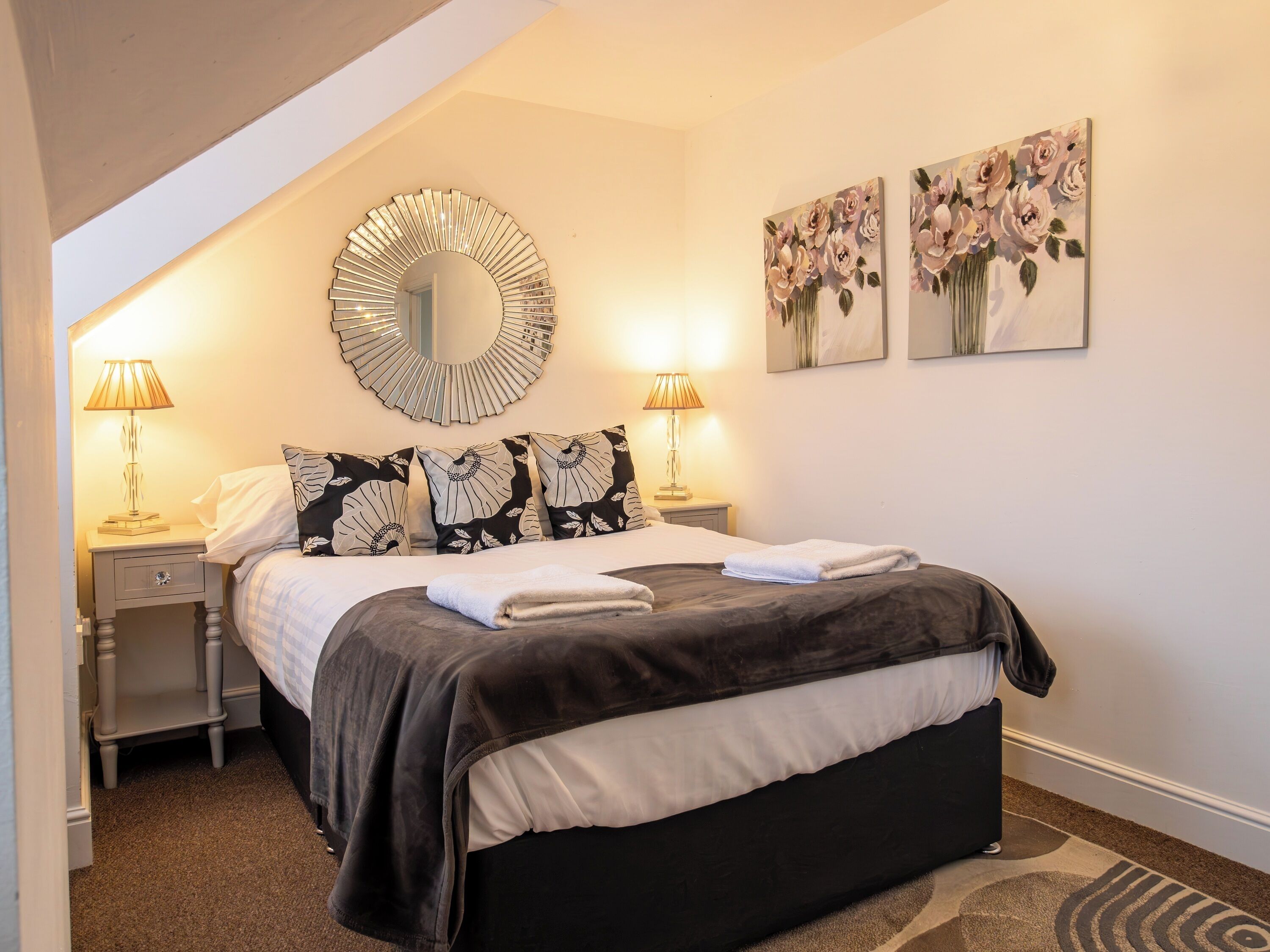 2 bedrooms, desk, iron/ironing board, free WiFi